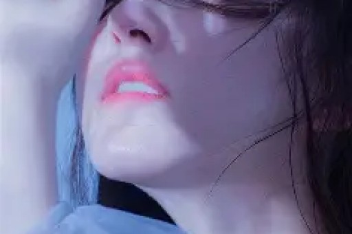 炸裂！司晓迪凌晨甩黑色吊带美照评论区从吃瓜到吐槽吵翻了天